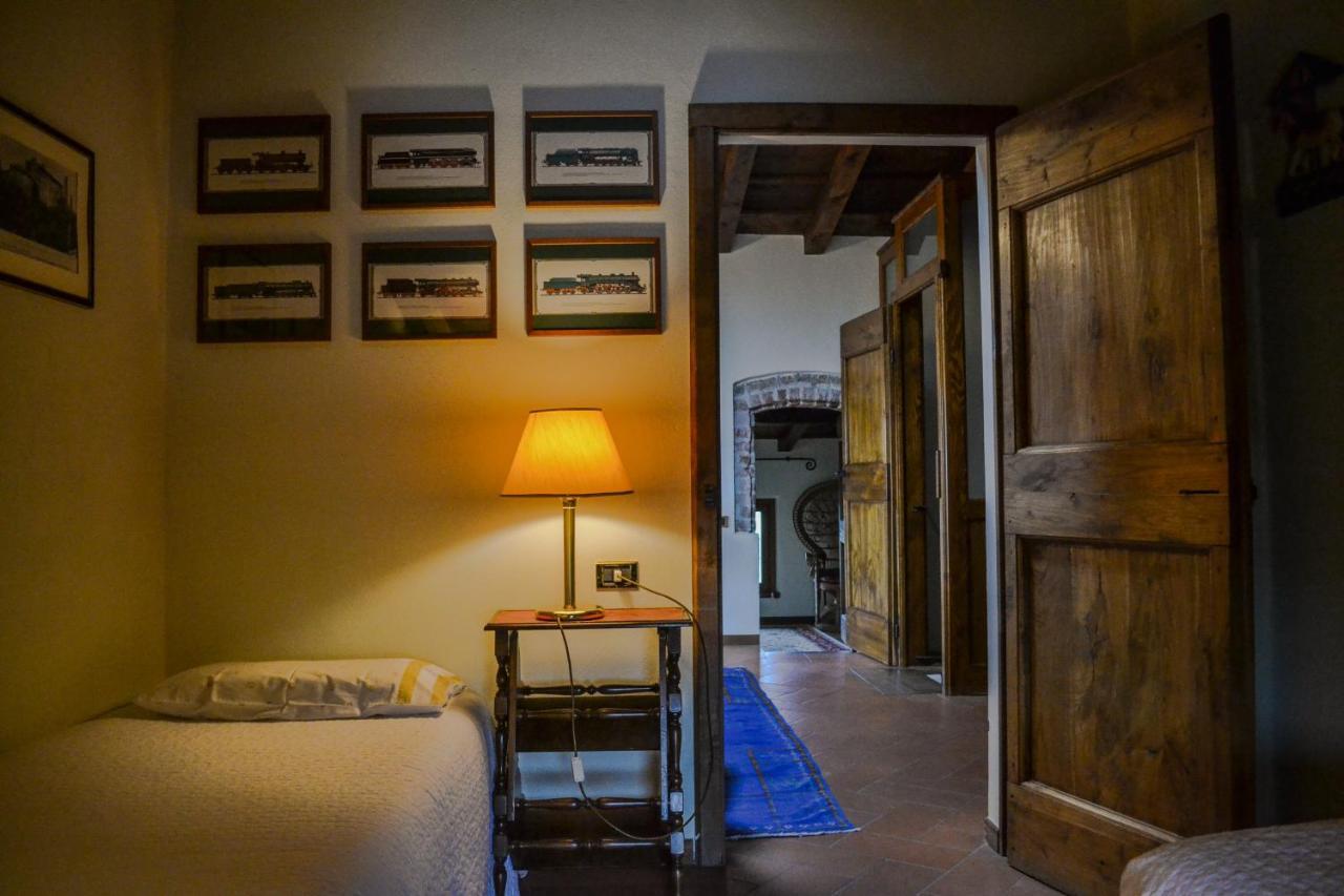Castello Di Cernusco Lombardone Bed & Breakfast エクステリア 写真
