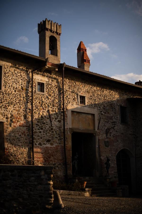 Castello Di Cernusco Lombardone Bed & Breakfast エクステリア 写真